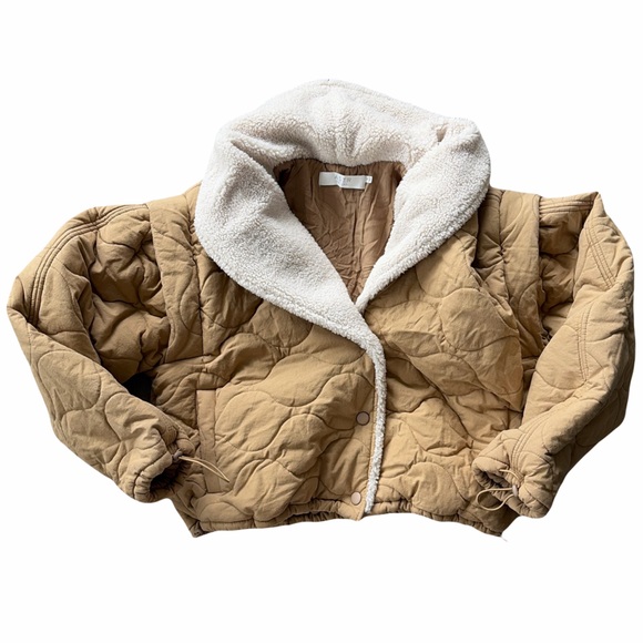 ASTR the Label Nadine Faux Shearling Trim Quilted Jacket - Picture 4 of 5